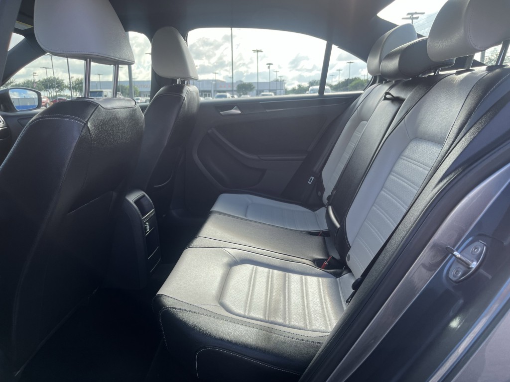 2015 Volkswagen Jetta Image 28