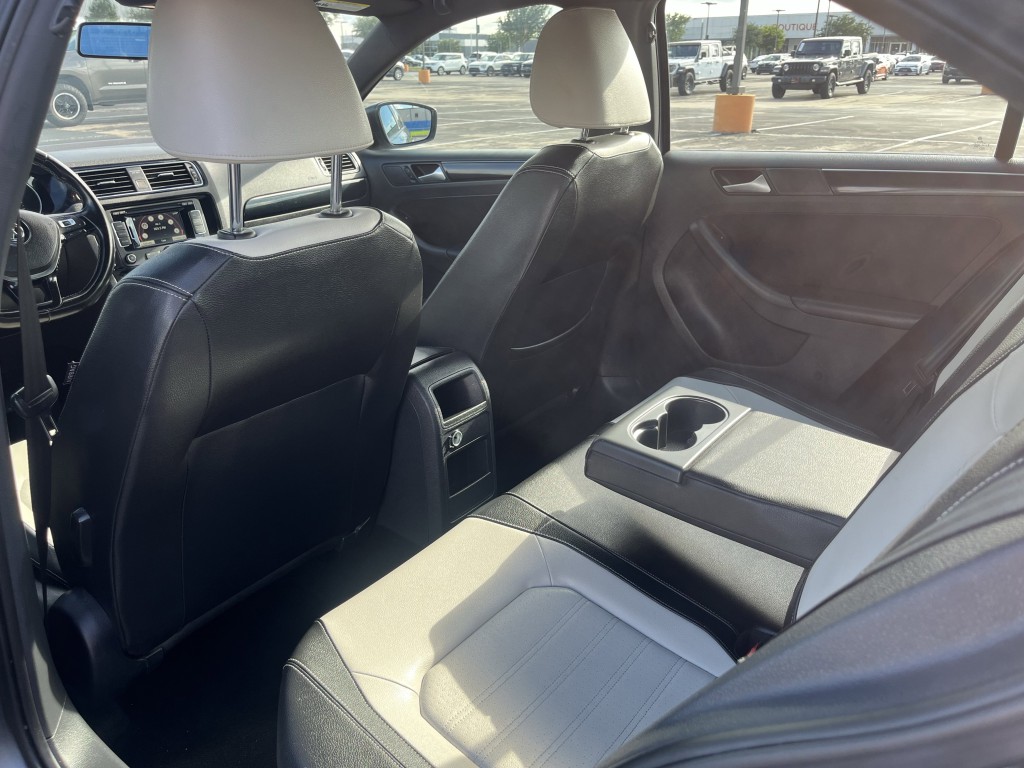 2015 Volkswagen Jetta Image 29