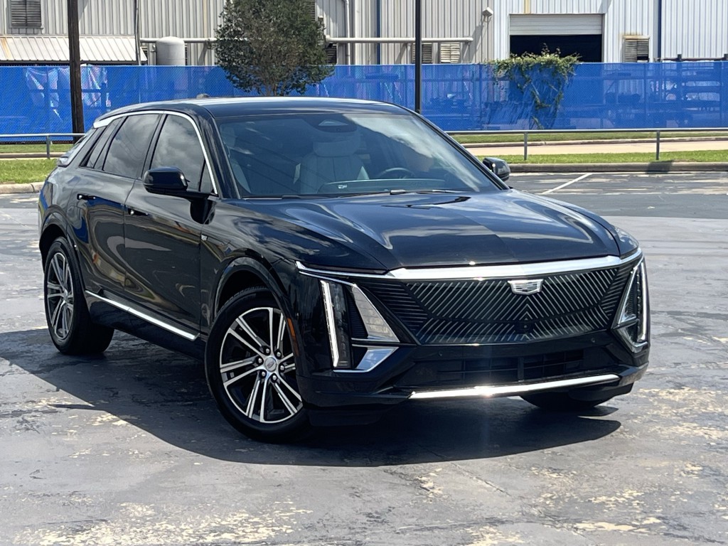 2024 Cadillac Lyriq Image 3
