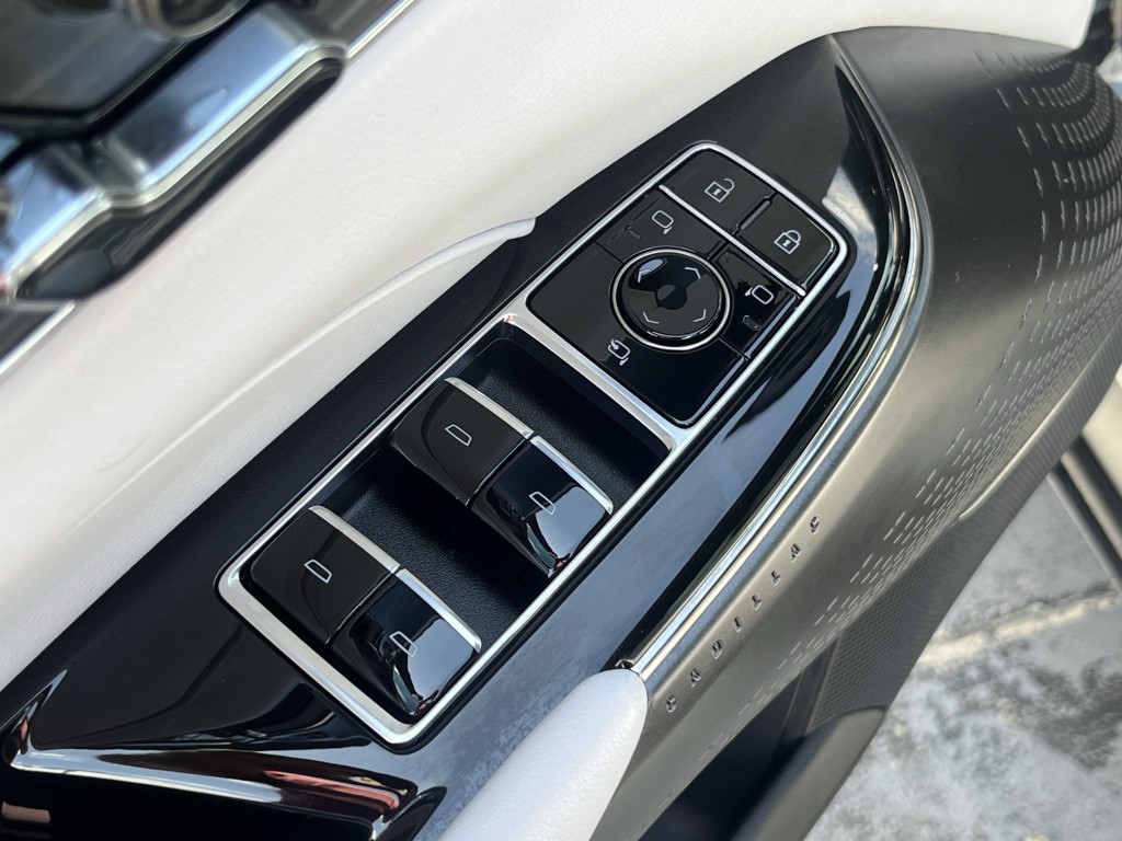 2024 Cadillac Lyriq Image 26