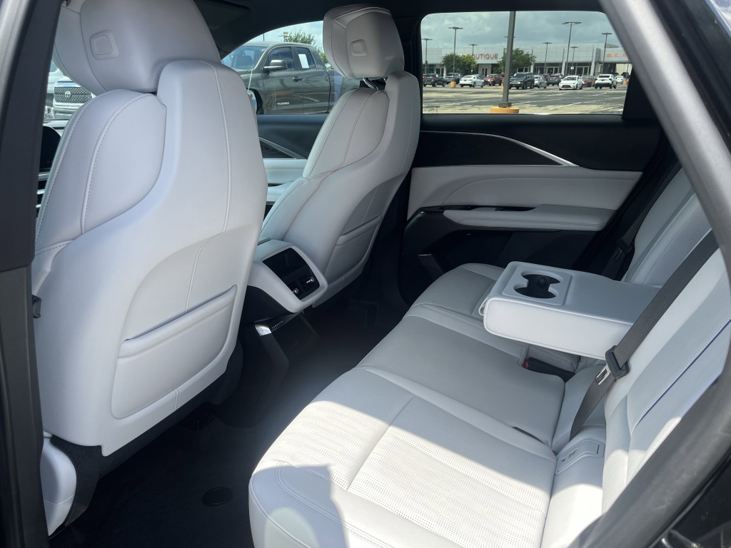 2024 Cadillac Lyriq Image 31