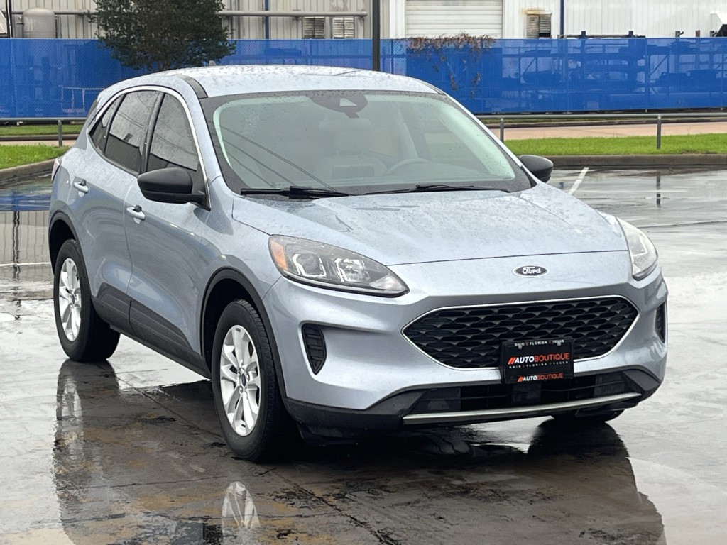 2022 Ford Escape Image 3