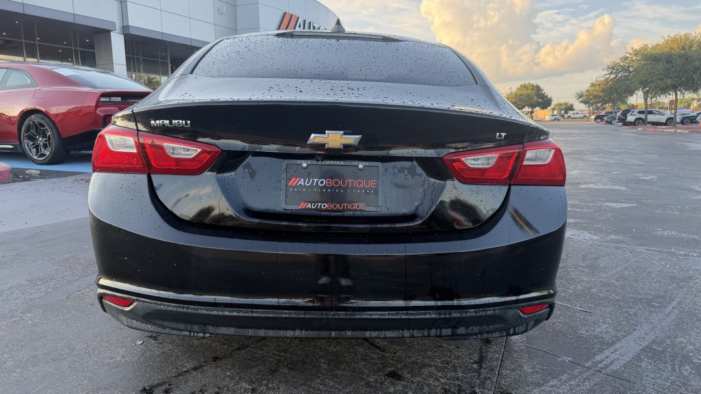 2017 Chevrolet Malibu Image 9