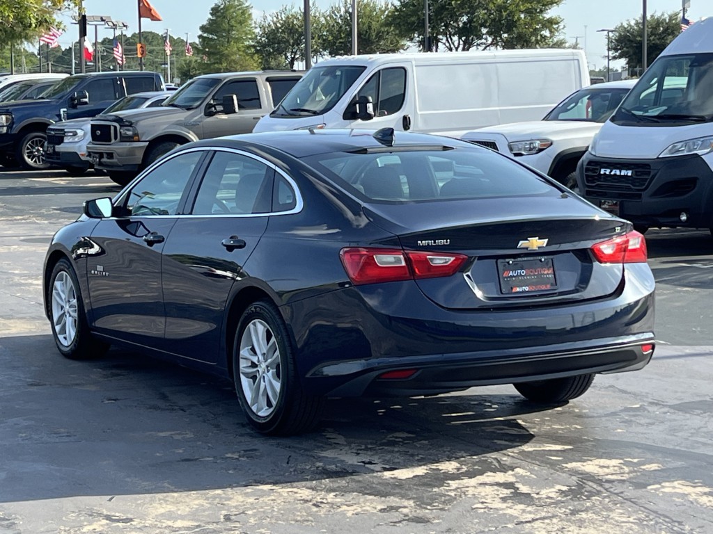 2018 Chevrolet Malibu Image 10