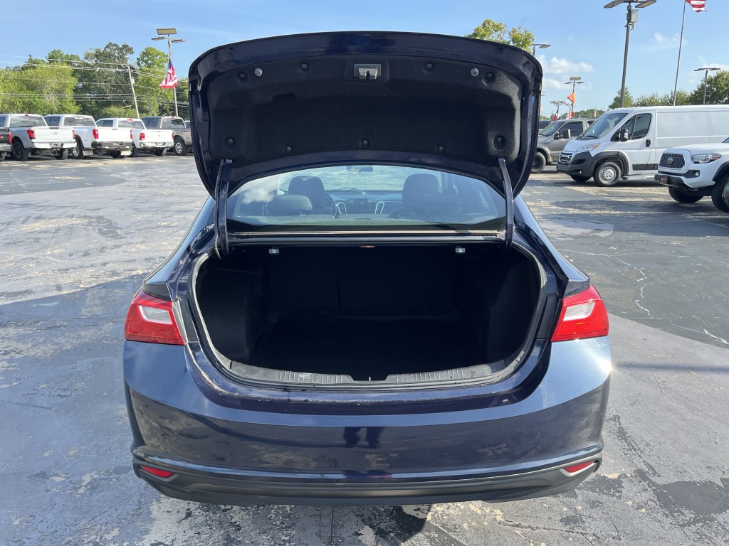 2018 Chevrolet Malibu Image 13