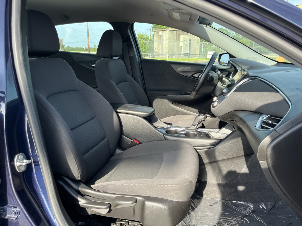 2018 Chevrolet Malibu Image 30