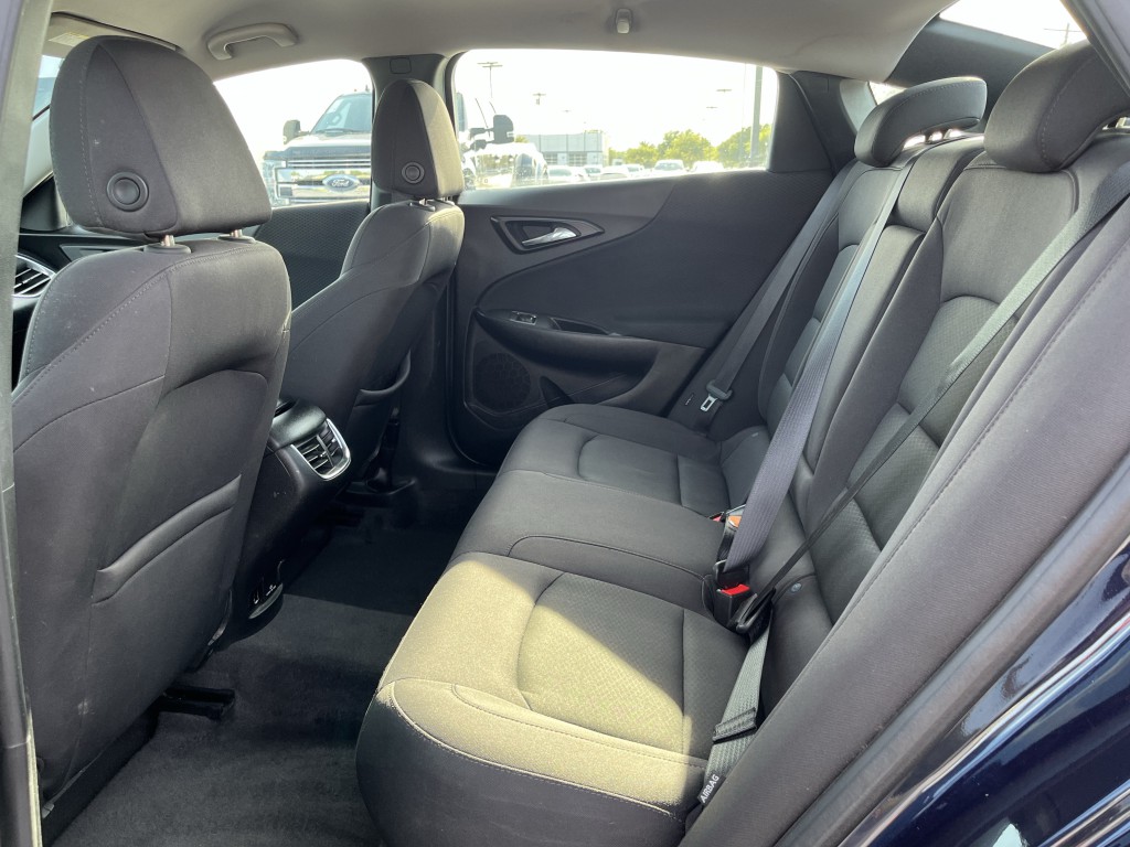 2018 Chevrolet Malibu Image 31