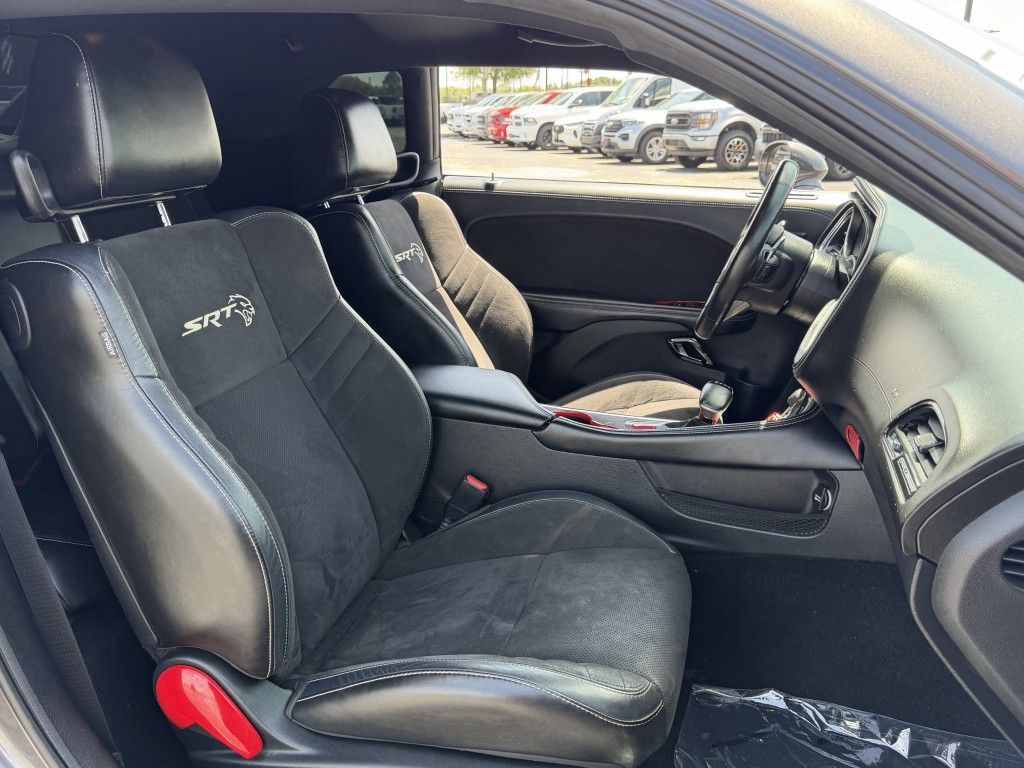 2022 Dodge Challenger Image 8