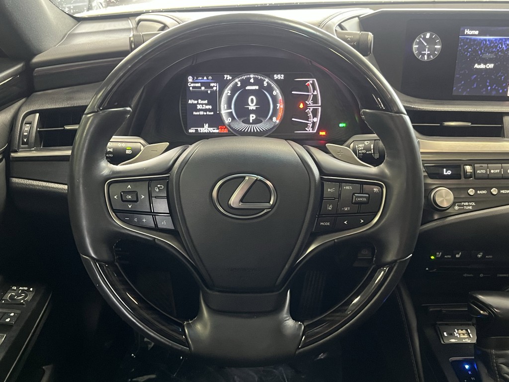 2021 Lexus ES Image 17