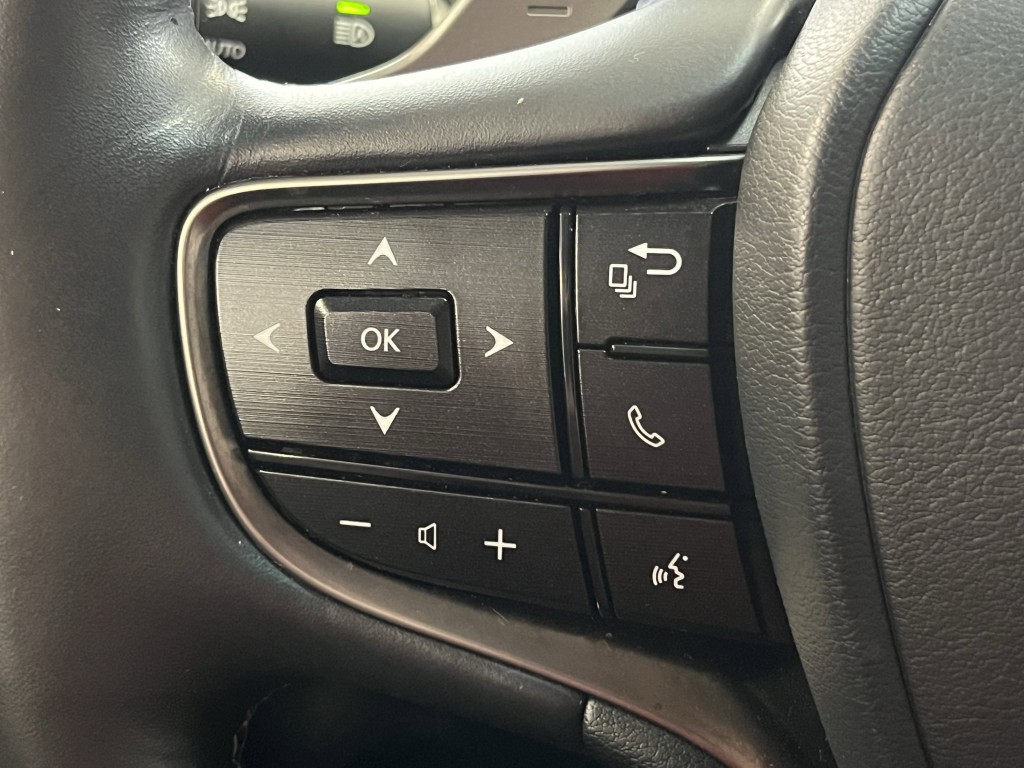 2021 Lexus ES Image 18