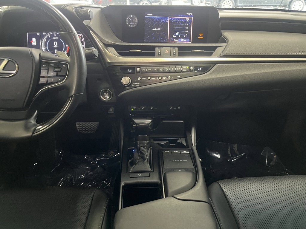 2021 Lexus ES Image 25