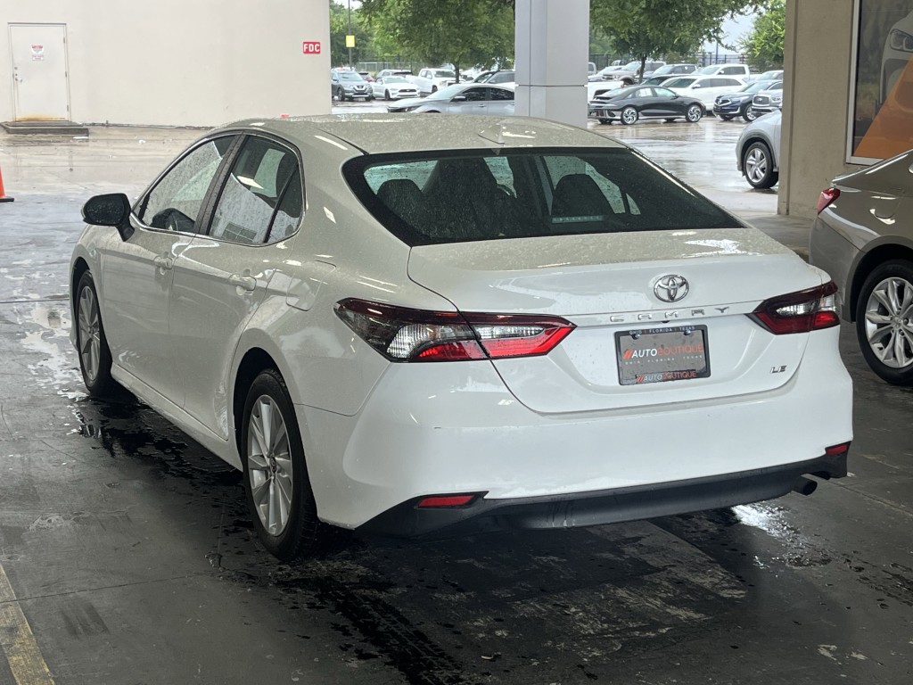 2022 Toyota Camry Image 9