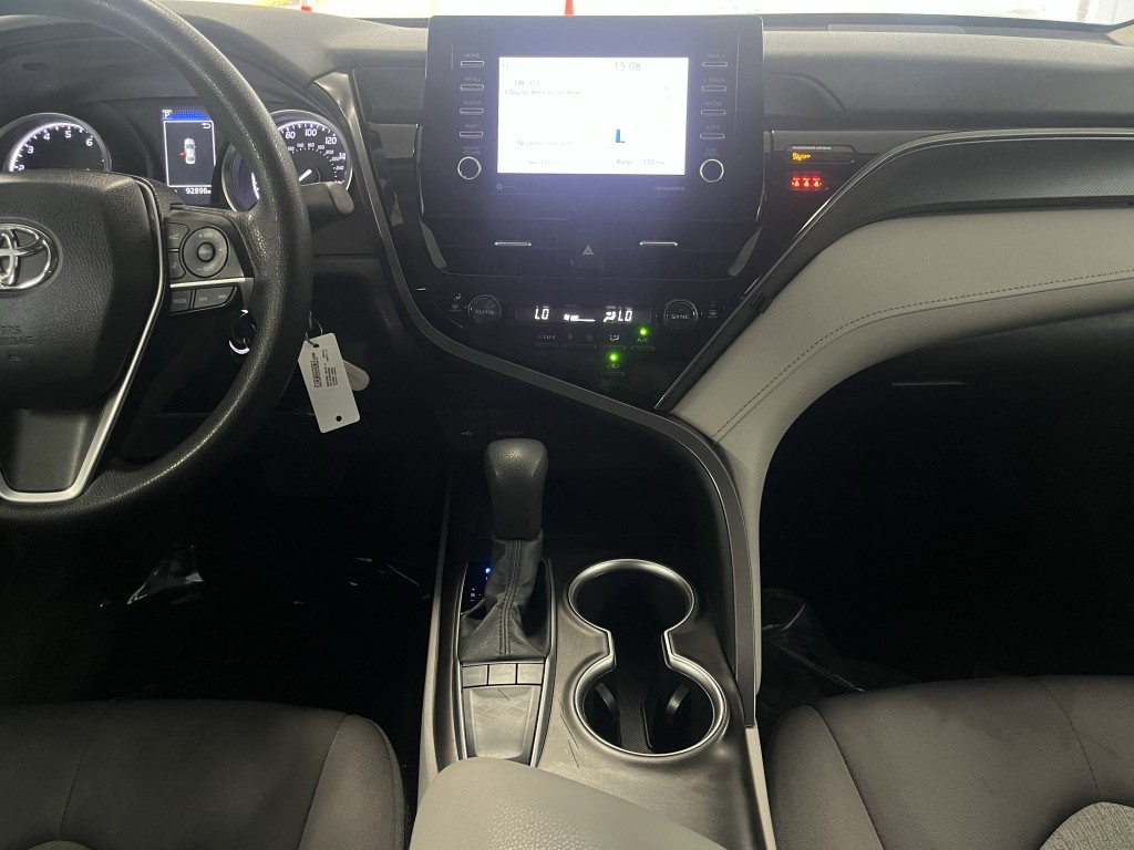 2022 Toyota Camry Image 25