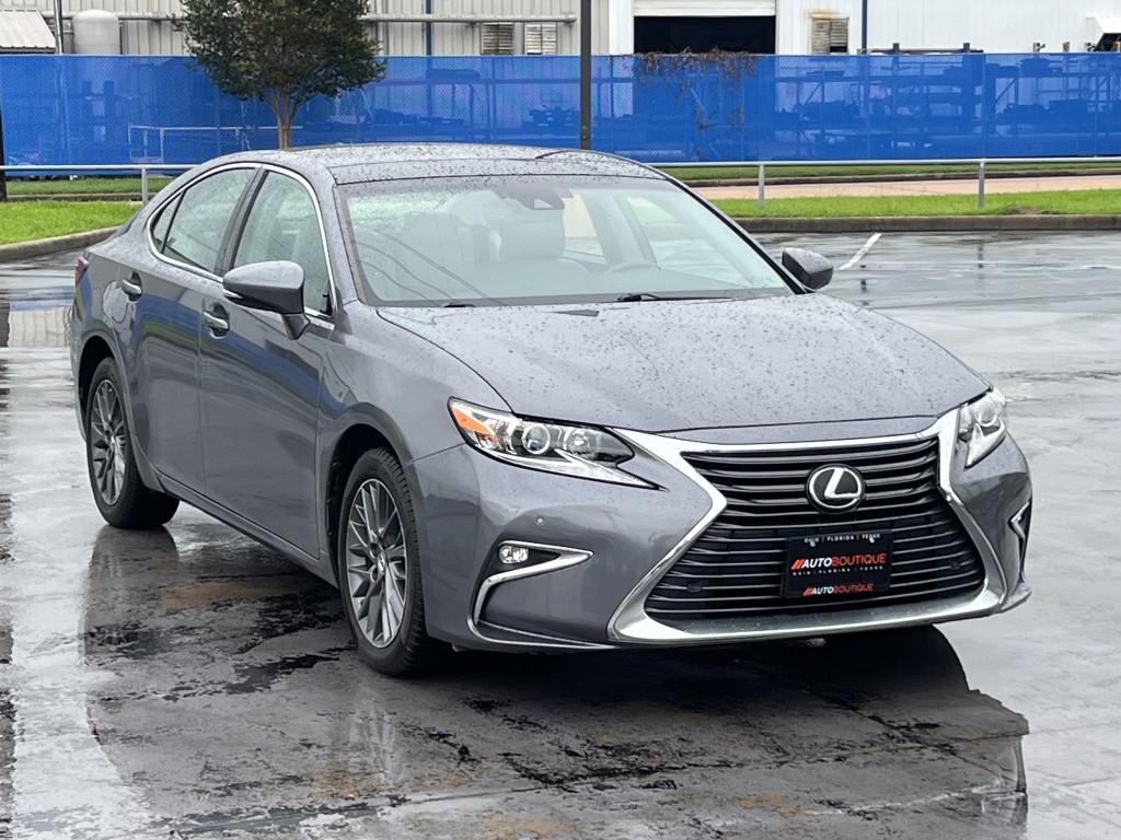 2018 Lexus ES Image 3