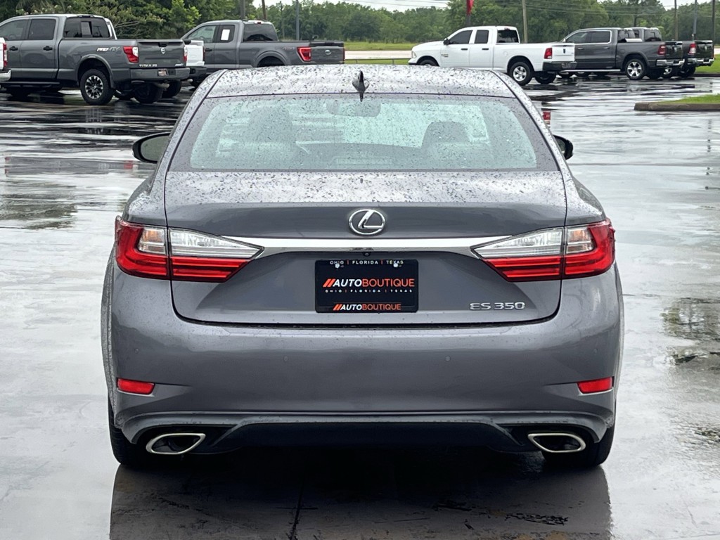 2018 Lexus ES Image 7