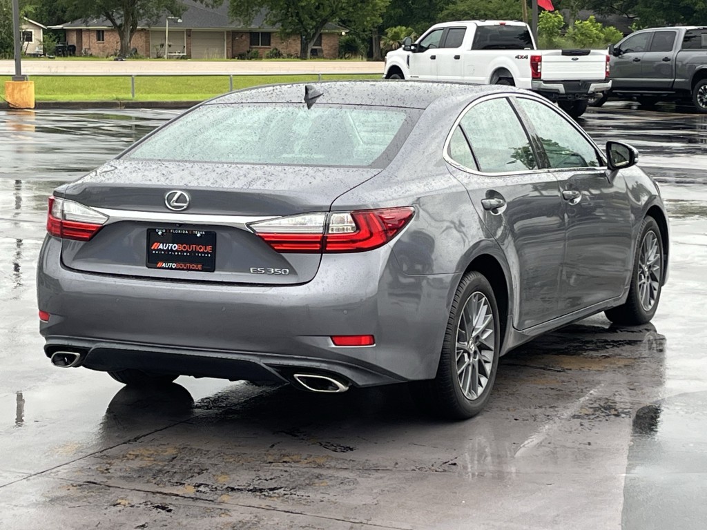 2018 Lexus ES Image 8