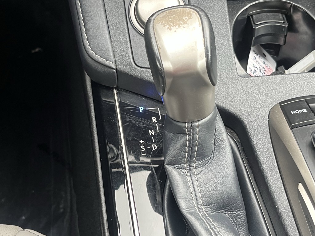 2018 Lexus ES Image 19