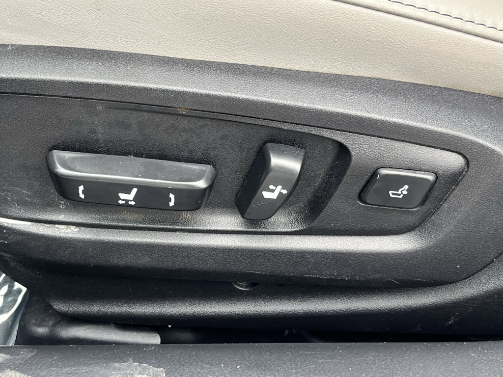 2018 Lexus ES Image 24