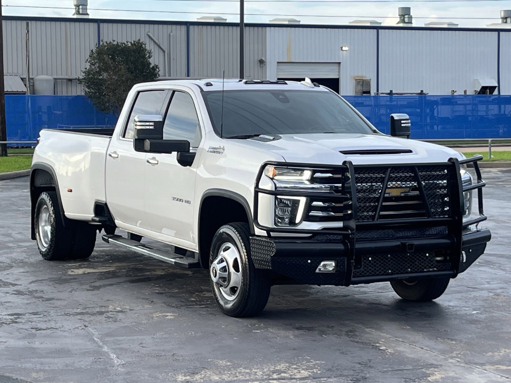 2022 Chevrolet Silverado 1500 Image 3