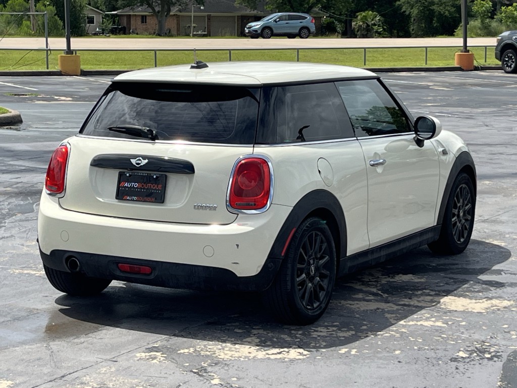 2018 MINI Cooper Image 7