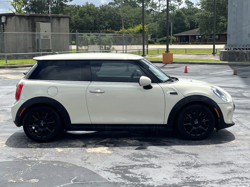 2018 MINI Cooper Image 8