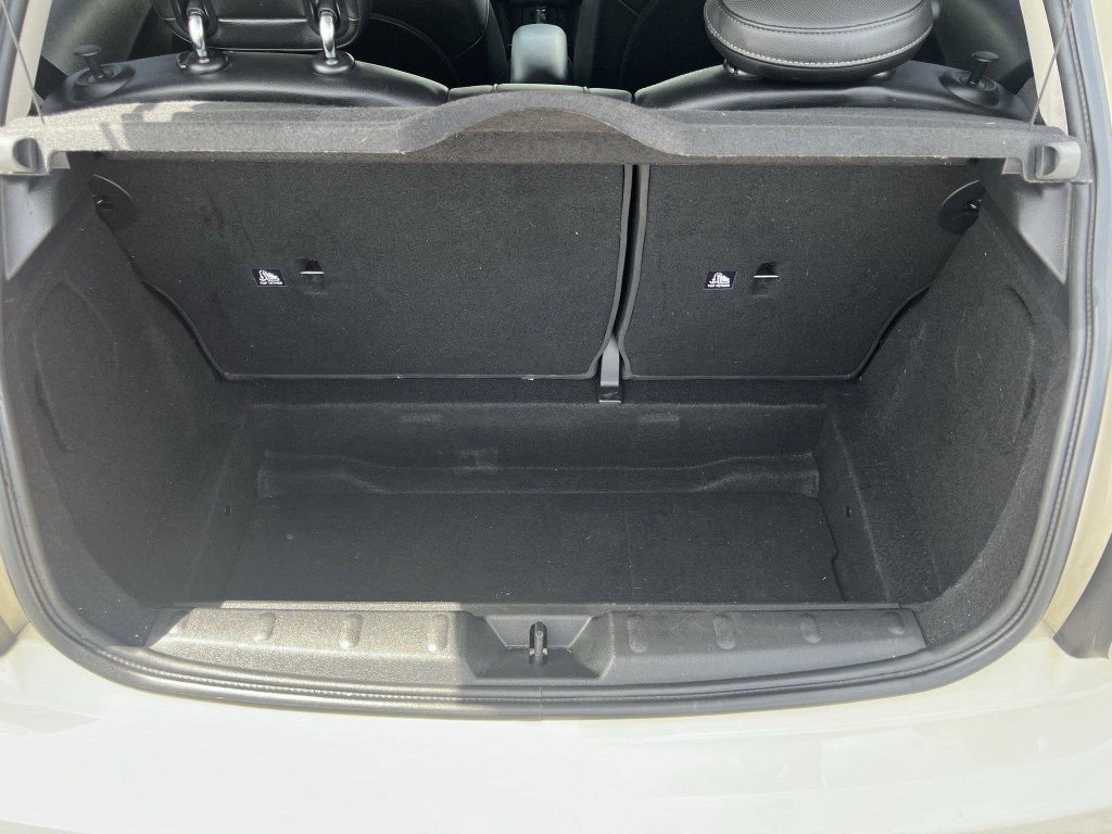 2018 MINI Cooper Image 10