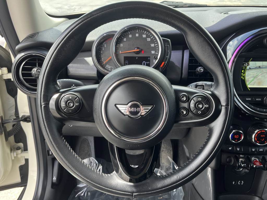 2018 MINI Cooper Image 14