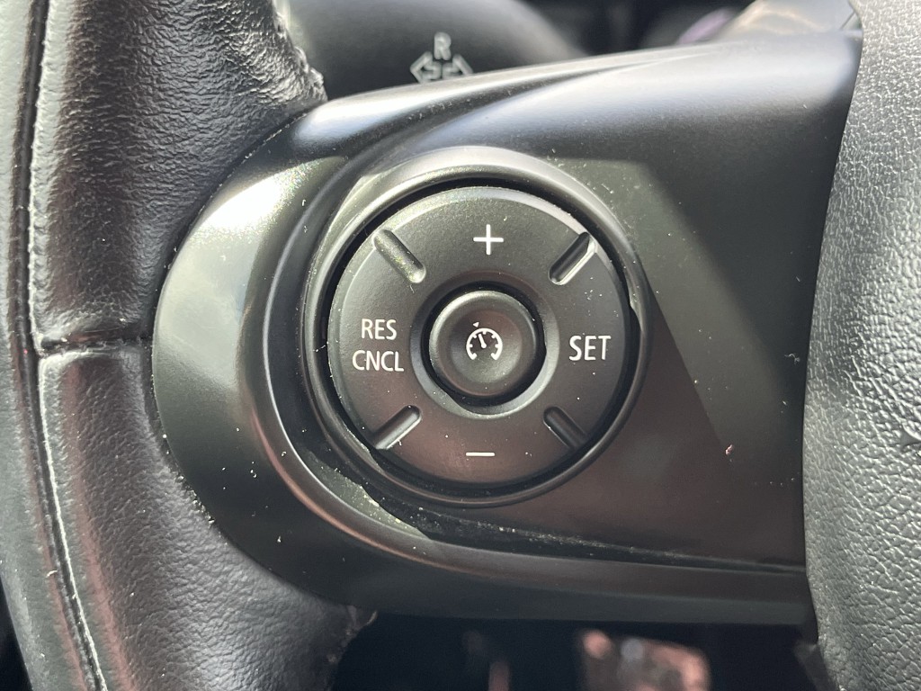 2018 MINI Cooper Image 15