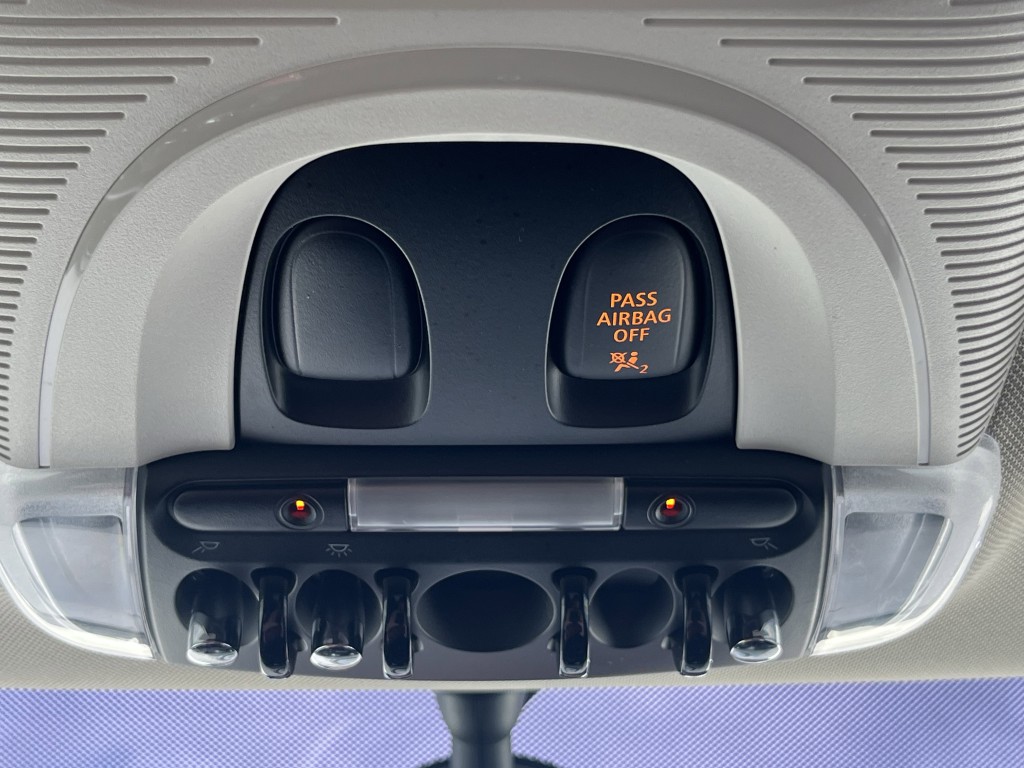 2018 MINI Cooper Image 21