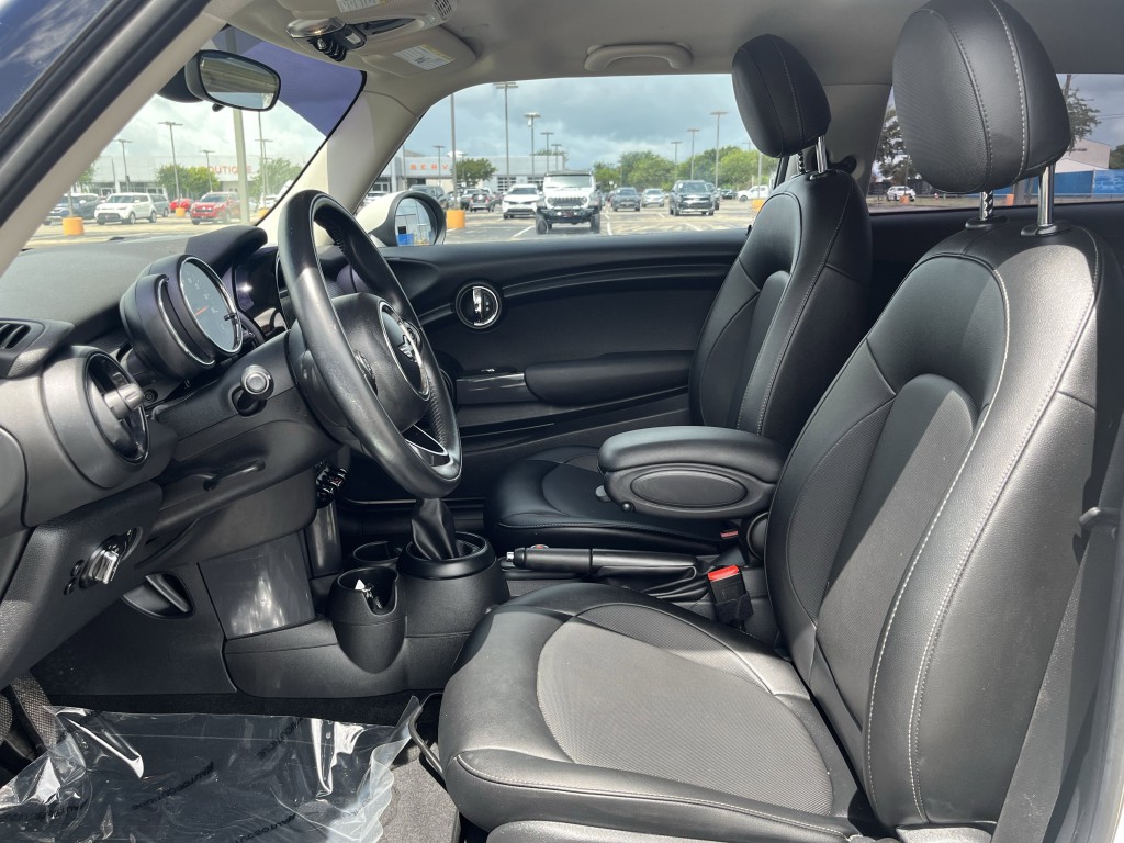 2018 MINI Cooper Image 24