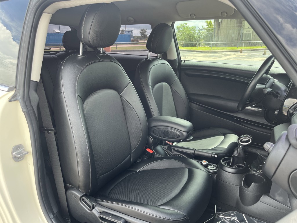 2018 MINI Cooper Image 25