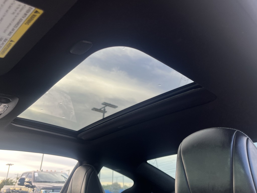2018 INFINITI Q60 Image 9