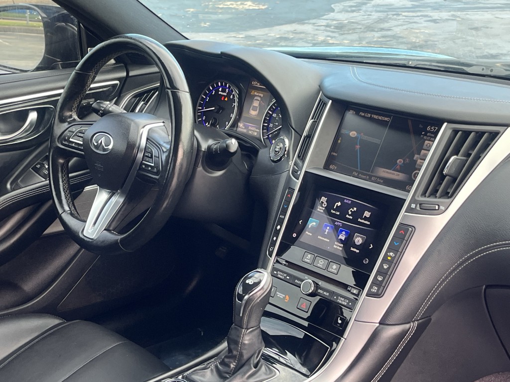 2018 INFINITI Q60 Image 16