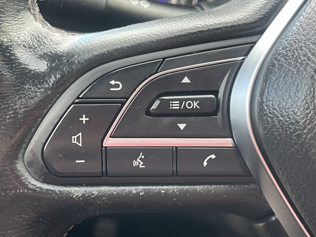 2018 INFINITI Q60 Image 19