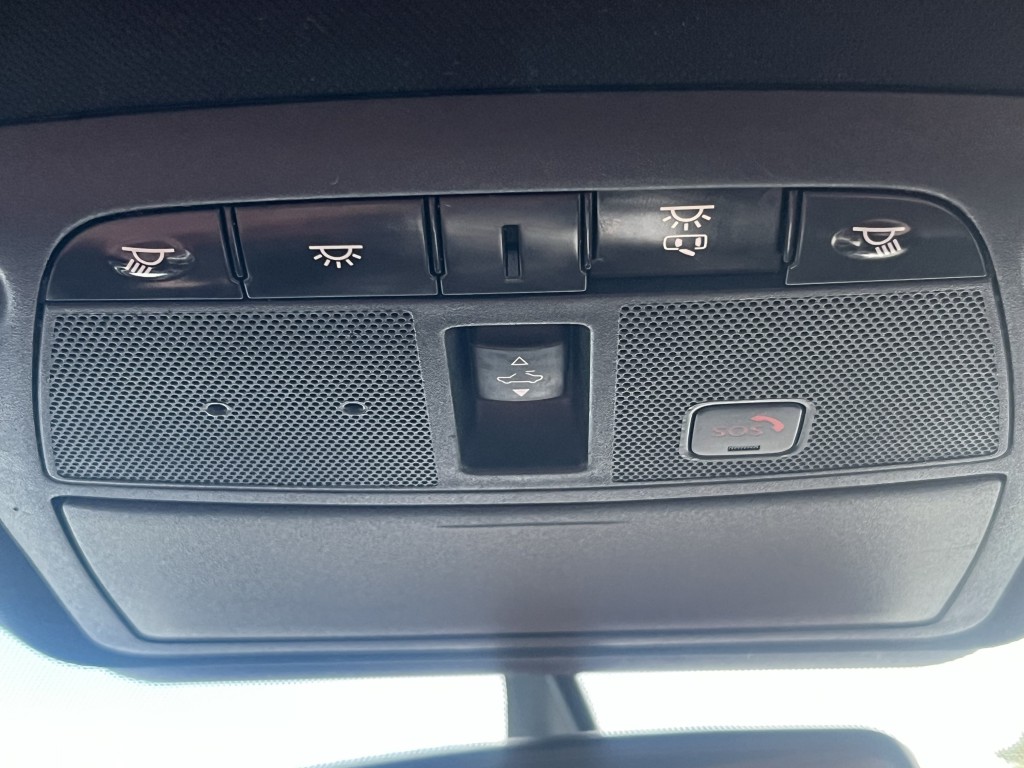2018 INFINITI Q60 Image 23