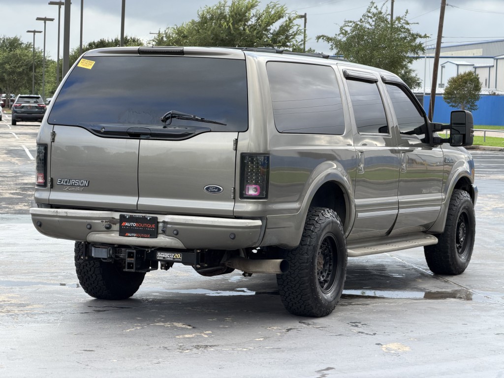 2004 Ford Excursion Image 10