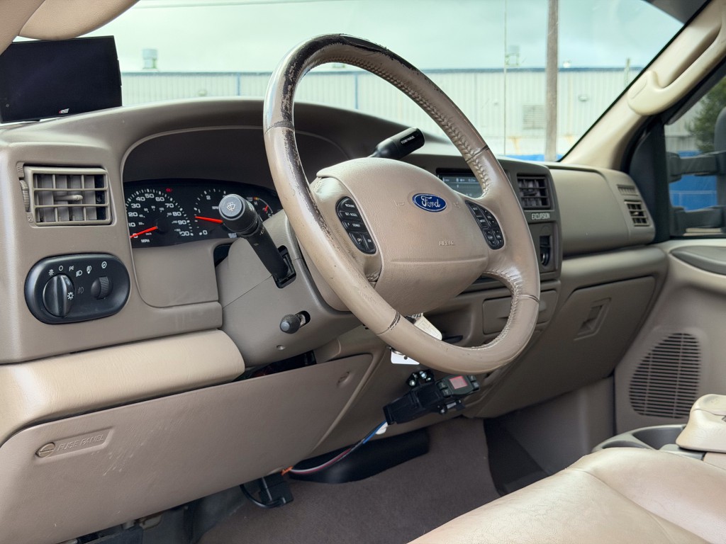 2004 Ford Excursion Image 12