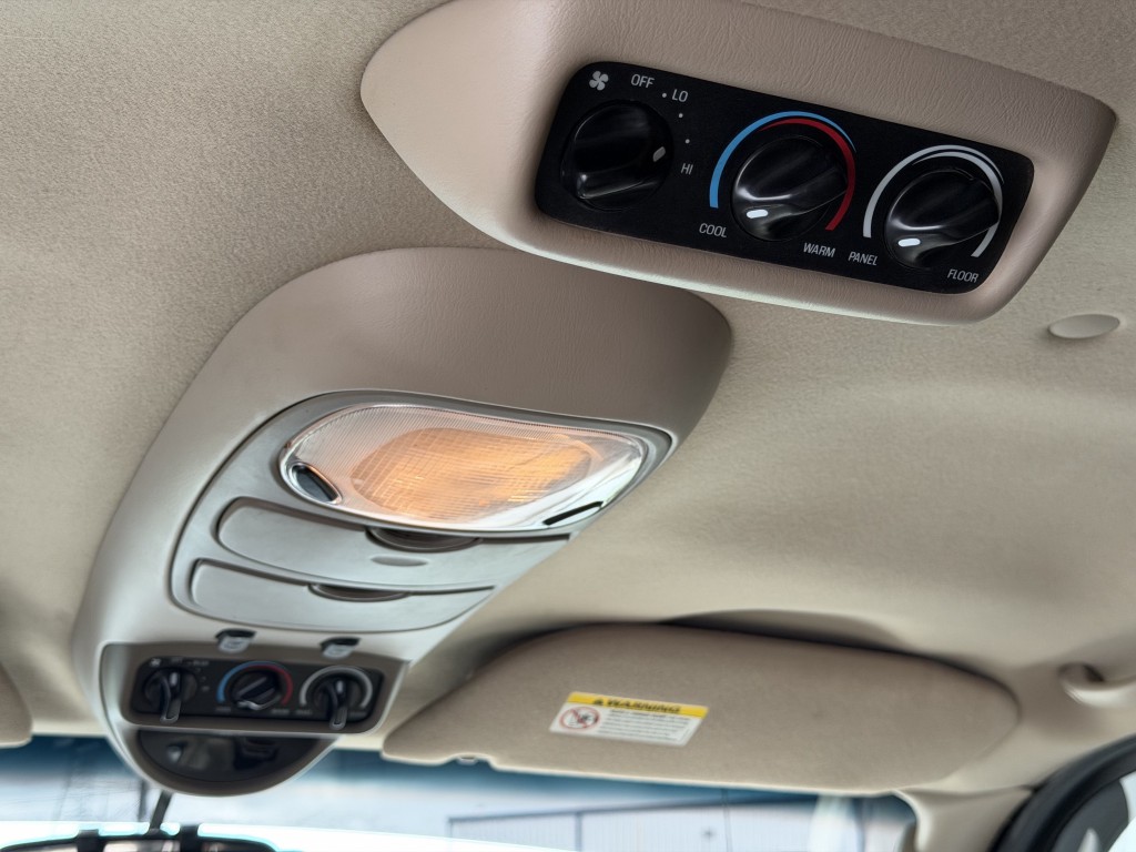 2004 Ford Excursion Image 17