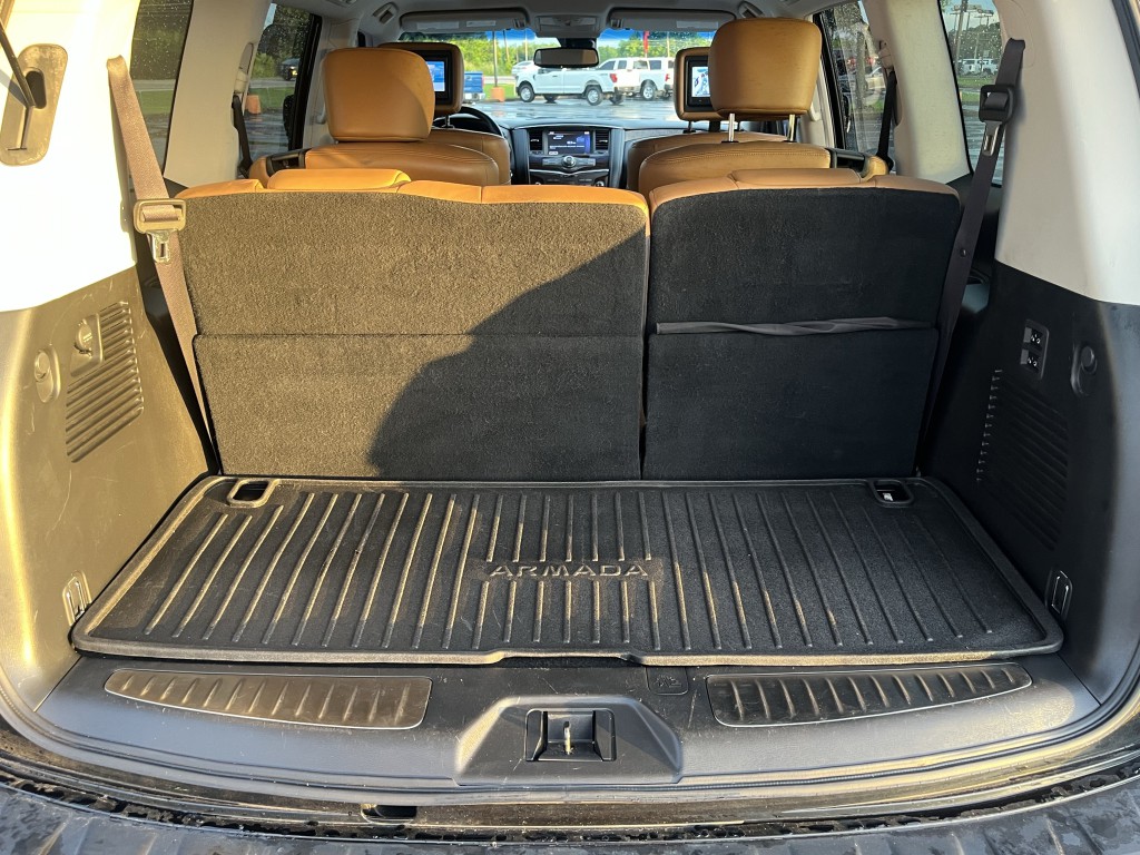 2017 Nissan Armada Image 12