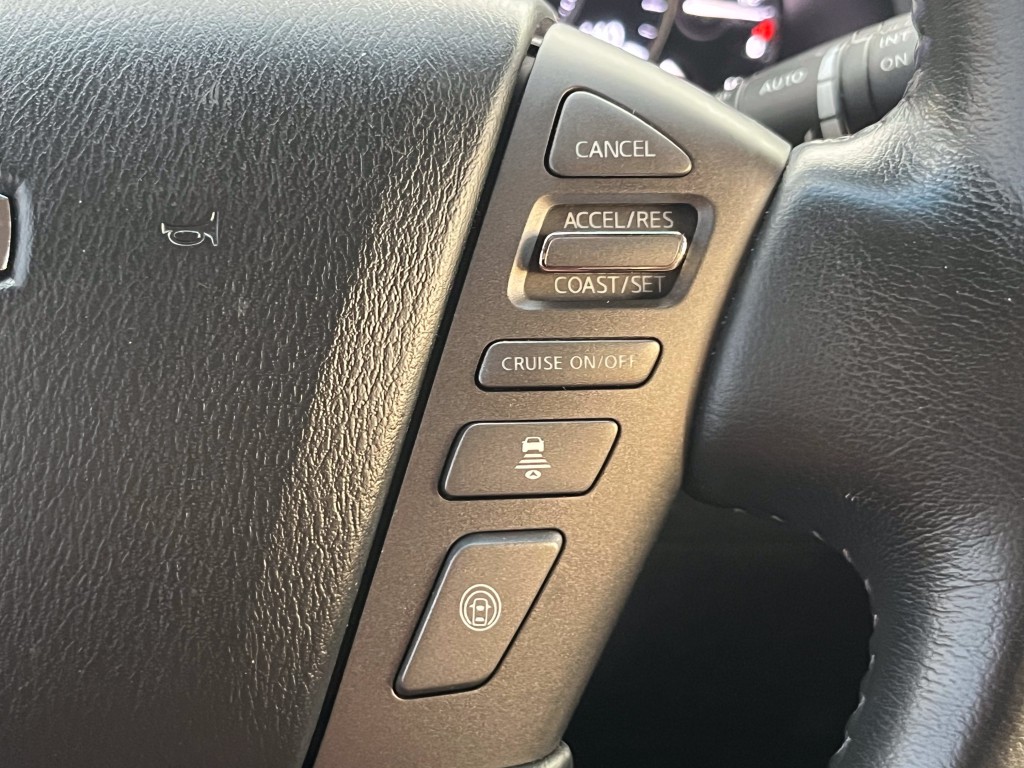 2017 Nissan Armada Image 20