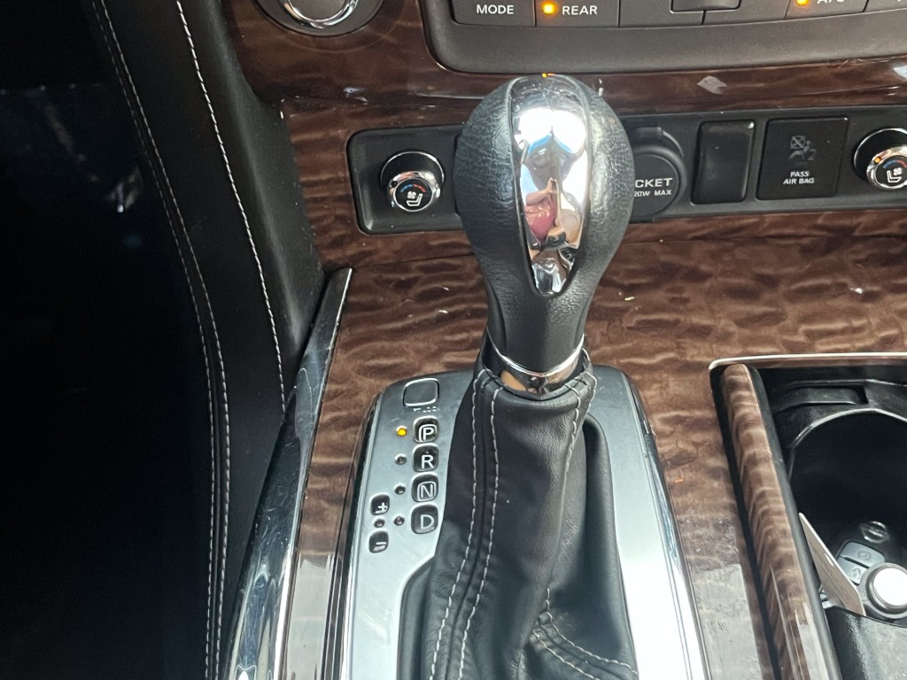2017 Nissan Armada Image 22