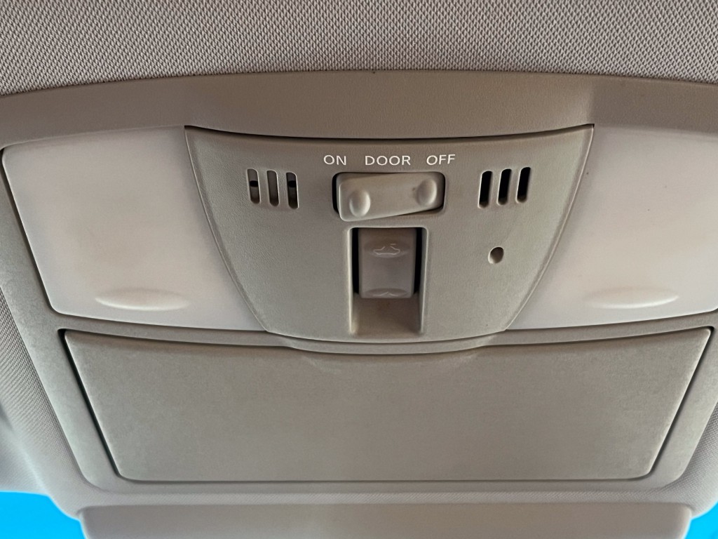 2017 Nissan Armada Image 24
