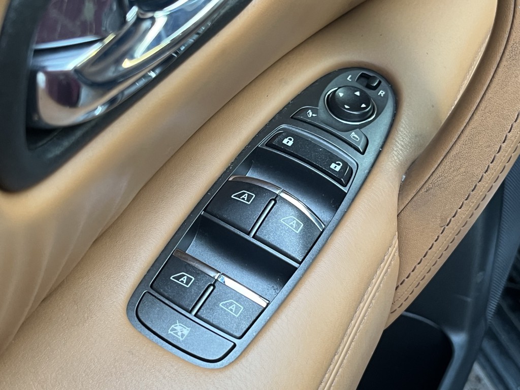 2017 Nissan Armada Image 26