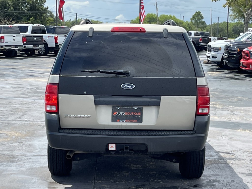 2004 Ford Explorer Image 8