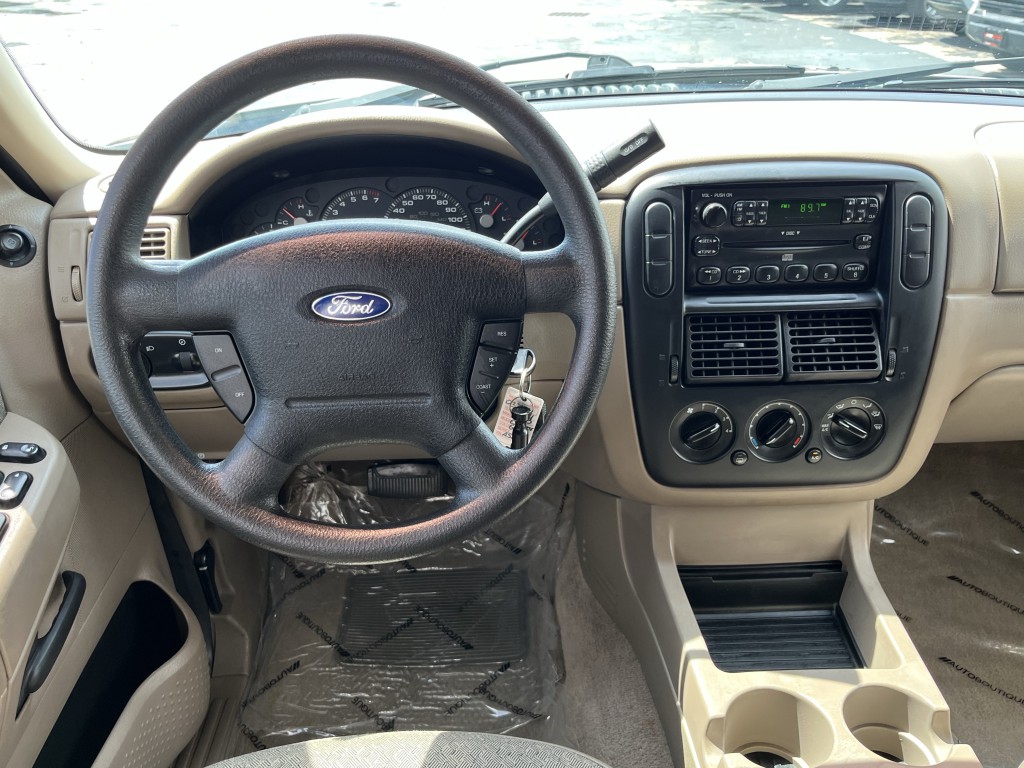 2004 Ford Explorer Image 14
