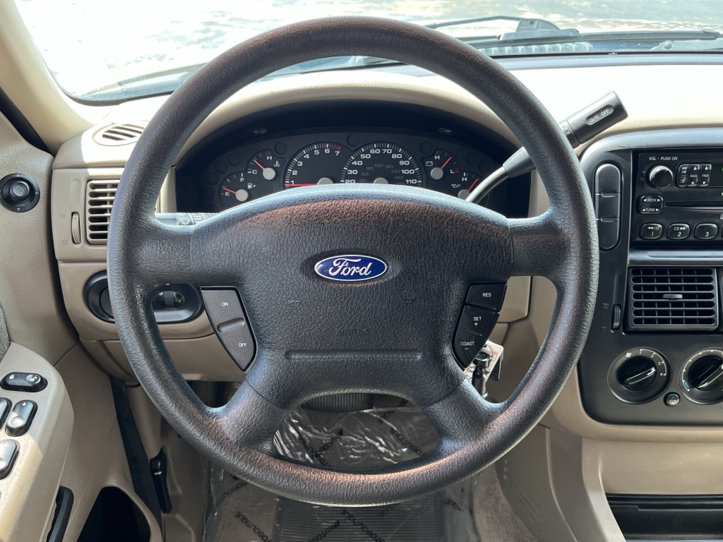 2004 Ford Explorer Image 15