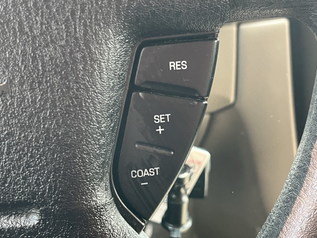 2004 Ford Explorer Image 17
