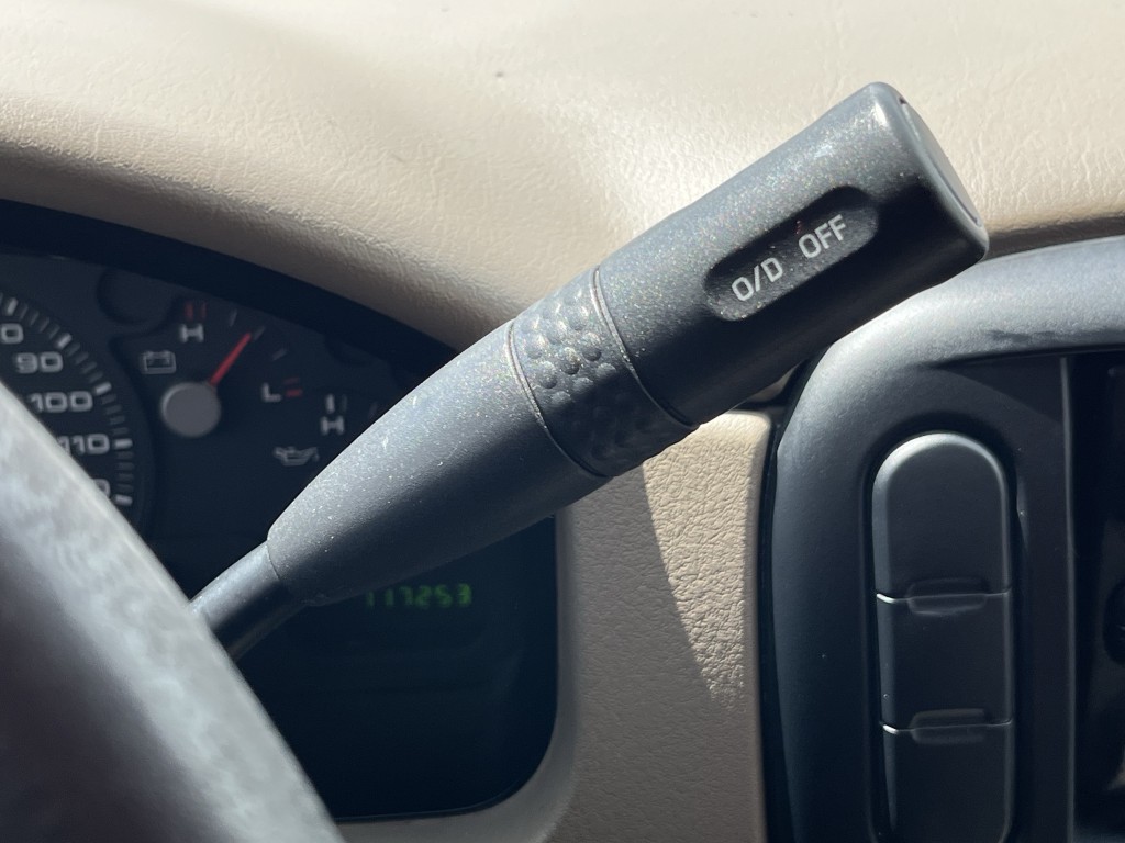 2004 Ford Explorer Image 19