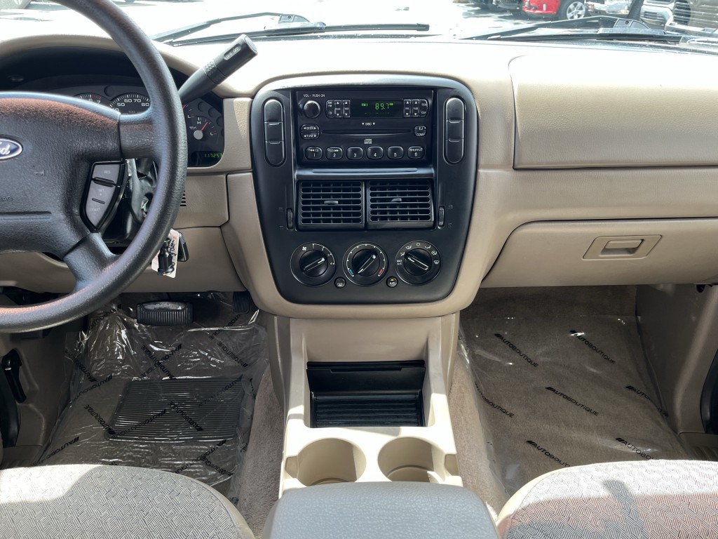 2004 Ford Explorer Image 21