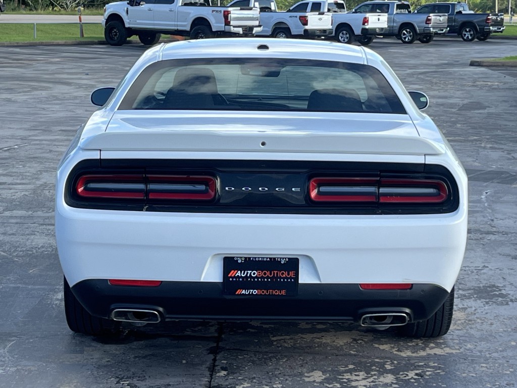2022 Dodge Challenger Image 7